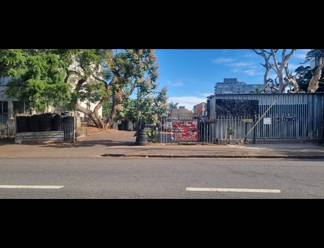 1,033M² VACANT LAND FOR SALE IN GLENWOOD